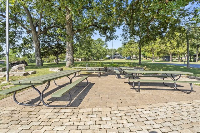 209 N Maple Street, Blue Eye, MO 65611