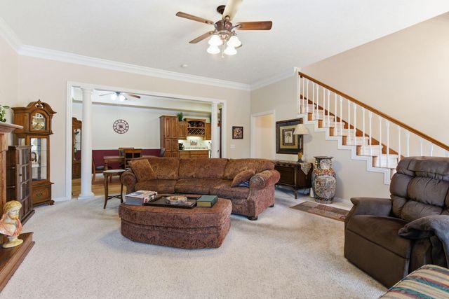 209 N Maple Street, Blue Eye, MO 65611