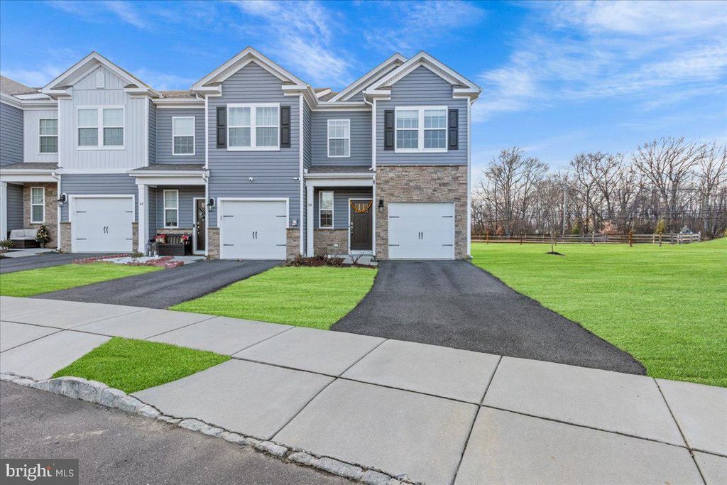 38 PEREGRINE, Burlington, NJ 08016