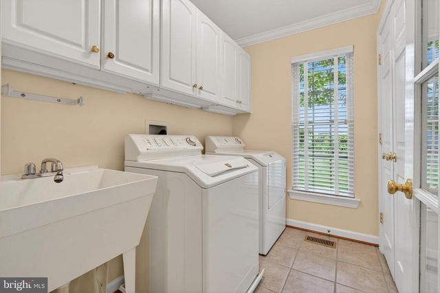 8029 HORICON POINT DR, Millersville, MD 21108