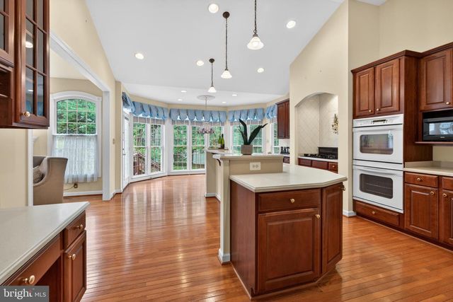 8029 HORICON POINT DR, Millersville, MD 21108