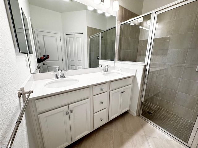 2084 Wellington ST, Naples, FL 34120