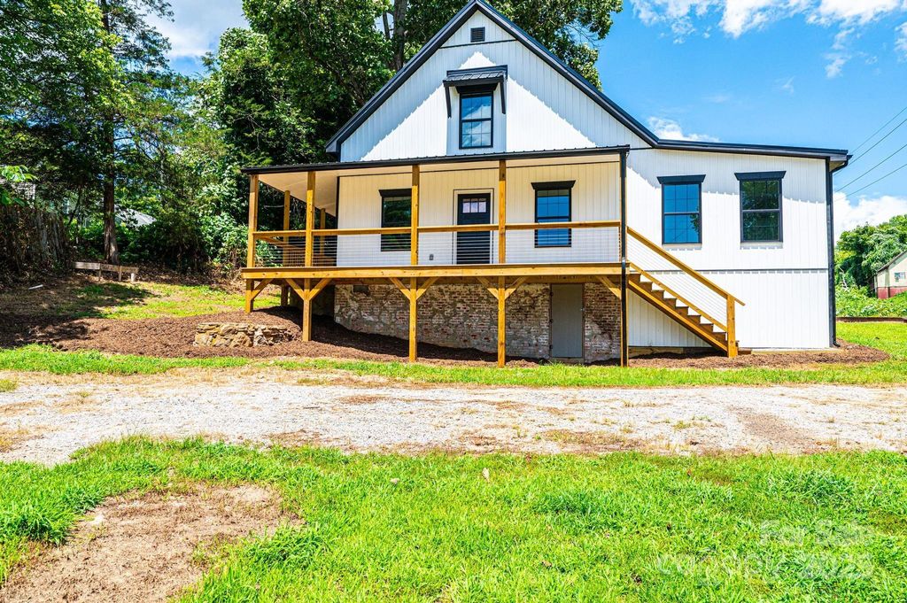204 Hickory Street A, Granite Falls, NC 28630