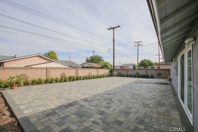 15952 Standish Lane, Huntington Beach, CA 92647