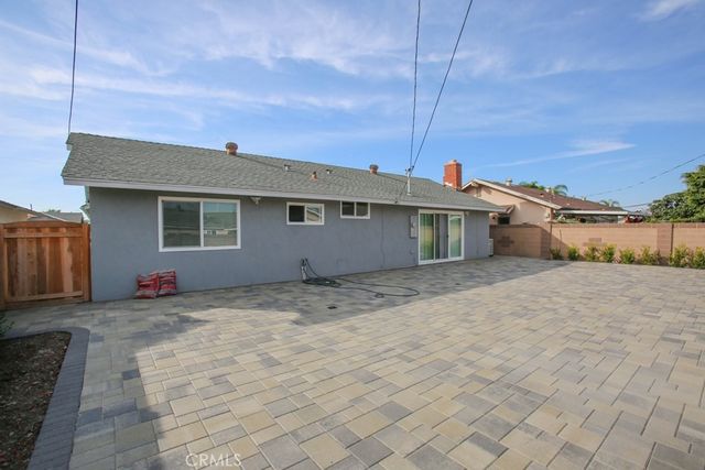 15952 Standish Lane, Huntington Beach, CA 92647
