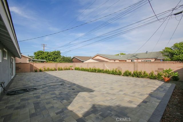 15952 Standish Lane, Huntington Beach, CA 92647