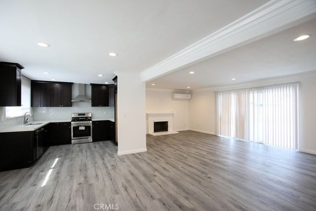 15952 Standish Lane, Huntington Beach, CA 92647