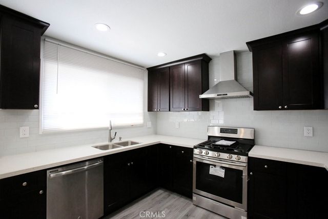15952 Standish Lane, Huntington Beach, CA 92647