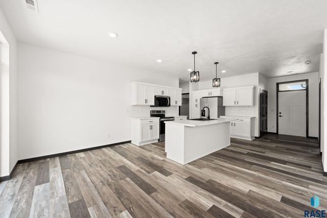 260 Lydia Ct Court, Harrisburg, SD 57032