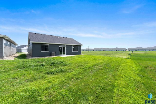 260 Lydia Ct Court, Harrisburg, SD 57032