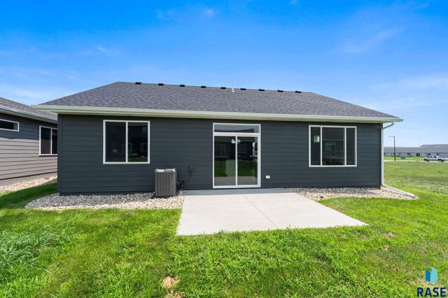 260 Lydia Ct Court, Harrisburg, SD 57032