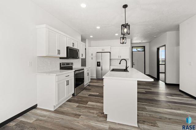 260 Lydia Ct Court, Harrisburg, SD 57032
