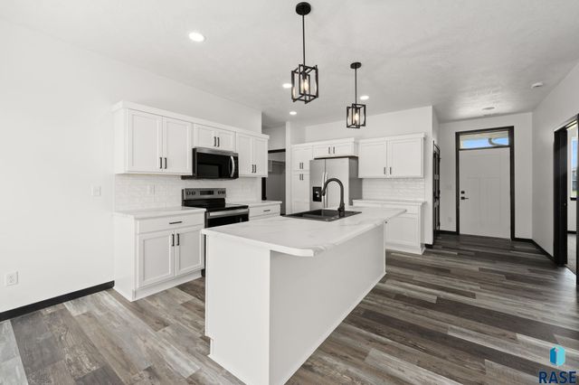 260 Lydia Ct Court, Harrisburg, SD 57032