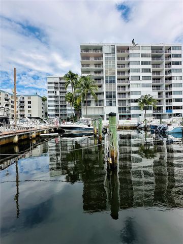 1700 NW N River Dr, Miami, FL 33125