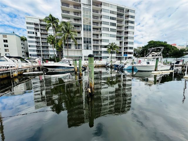 1700 NW N River Dr, Miami, FL 33125