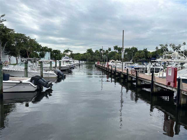 1700 NW N River Dr, Miami, FL 33125