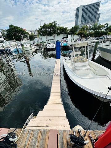1700 NW N River Dr, Miami, FL 33125