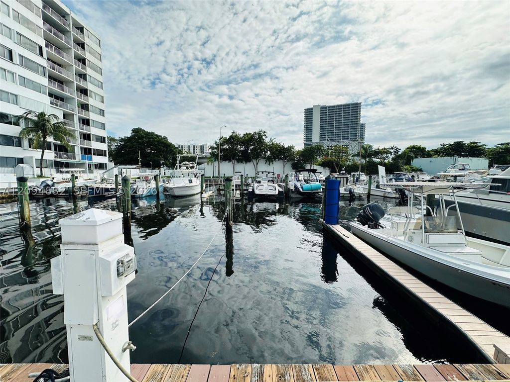 1700 NW N River Dr, Miami, FL 33125