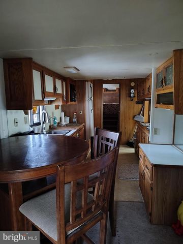 8065 BULL RD, Lewisberry, PA 17339