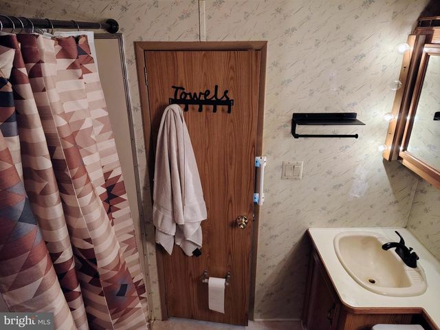 8065 BULL RD, Lewisberry, PA 17339