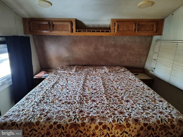 8065 BULL RD, Lewisberry, PA 17339