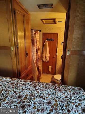 8065 BULL RD, Lewisberry, PA 17339