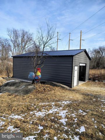 8065 BULL RD, Lewisberry, PA 17339