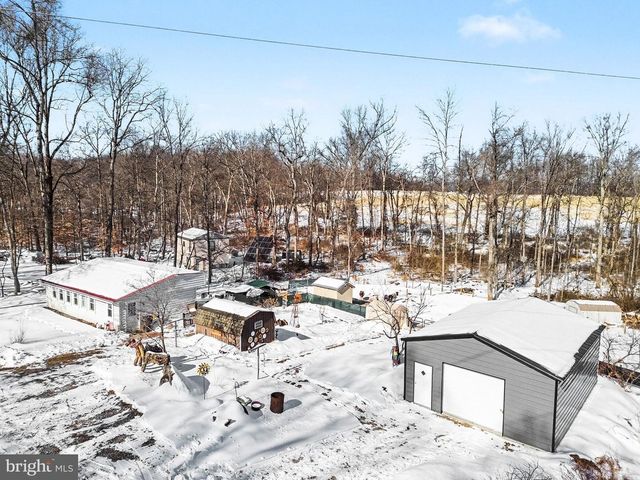 8065 BULL RD, Lewisberry, PA 17339