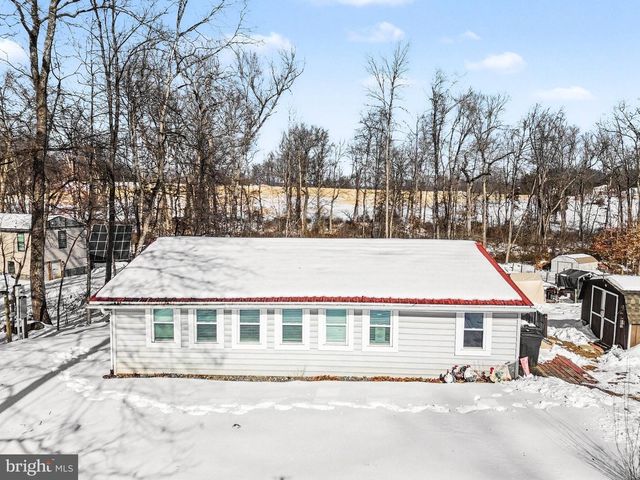 8065 BULL RD, Lewisberry, PA 17339