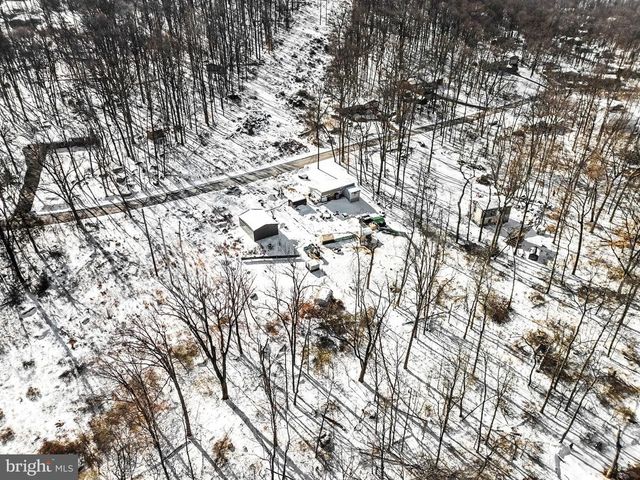 8065 BULL RD, Lewisberry, PA 17339