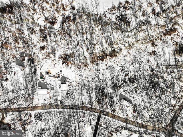 8065 BULL RD, Lewisberry, PA 17339