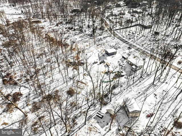 8065 BULL RD, Lewisberry, PA 17339