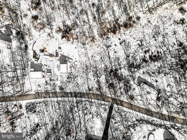 8065 BULL RD, Lewisberry, PA 17339