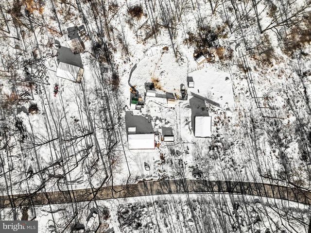 8065 BULL RD, Lewisberry, PA 17339