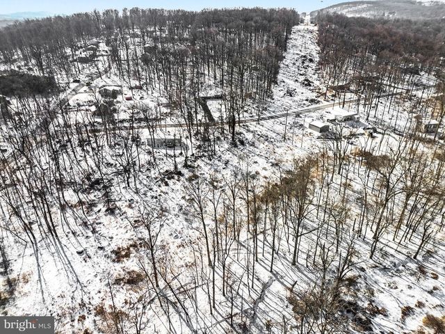 8065 BULL RD, Lewisberry, PA 17339