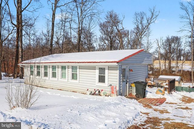 8065 BULL RD, Lewisberry, PA 17339