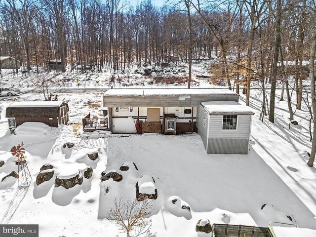 8065 BULL RD, Lewisberry, PA 17339