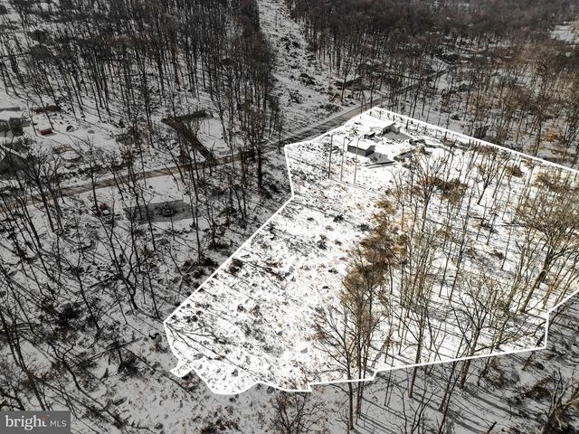 8065 BULL RD, Lewisberry, PA 17339