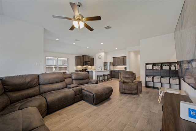 413 Edgewick Lane, Fort Worth, TX 76036