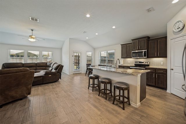 413 Edgewick Lane, Fort Worth, TX 76036