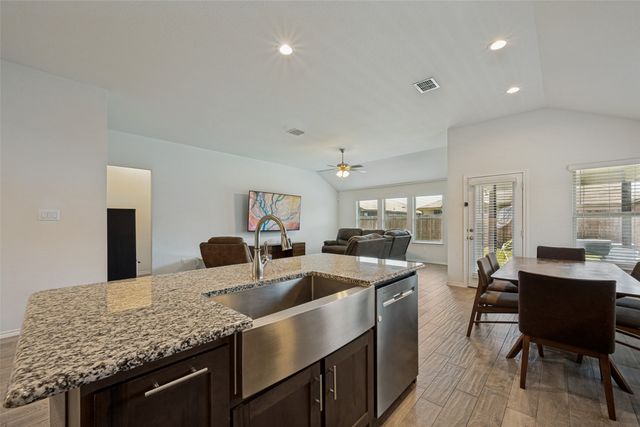 413 Edgewick Lane, Fort Worth, TX 76036