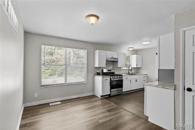 10411 Royal Drive, St Louis, MO 63136