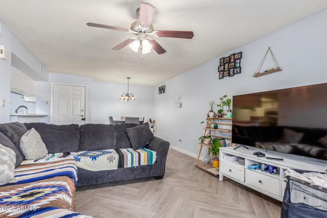 540 N MAY Street 2132, Mesa, AZ 85201