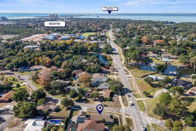 722 Kelly Street, Destin, FL 32541