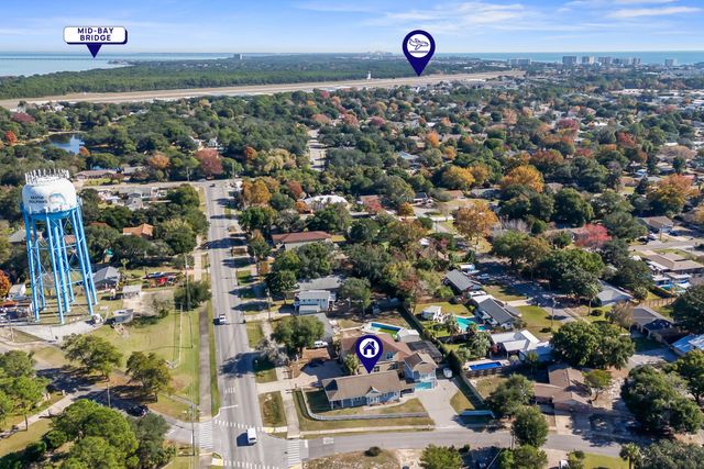 722 Kelly Street, Destin, FL 32541