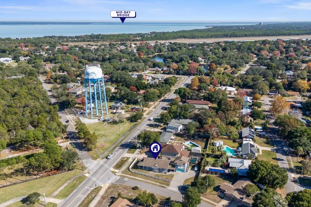 722 Kelly Street, Destin, FL 32541