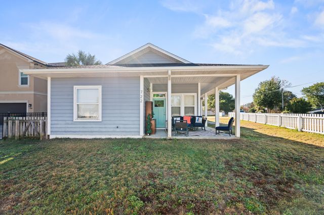 722 Kelly Street, Destin, FL 32541