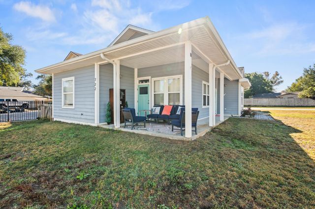 722 Kelly Street, Destin, FL 32541