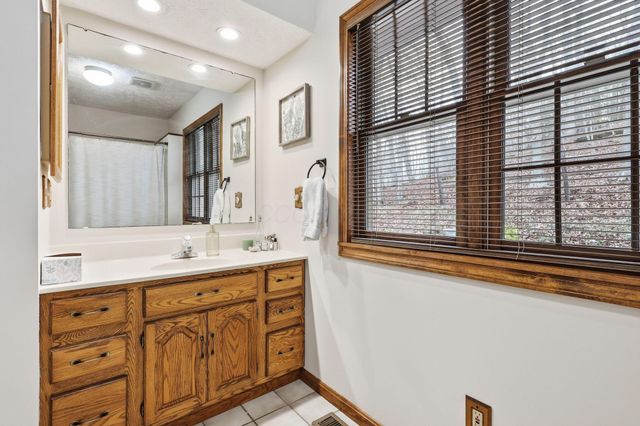 1640 Cardinal Hill Lane, Sugar Grove, OH 43155