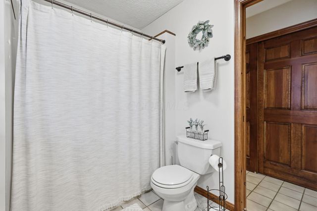 1640 Cardinal Hill Lane, Sugar Grove, OH 43155